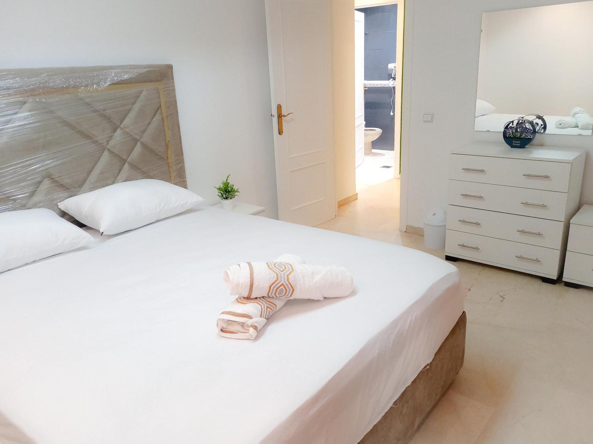 Amazing Appartement " Avec Climatisation " Au Centre Ville En Face Hilton & Gare Train De Tgv De Tanger 2N Extérieur photo