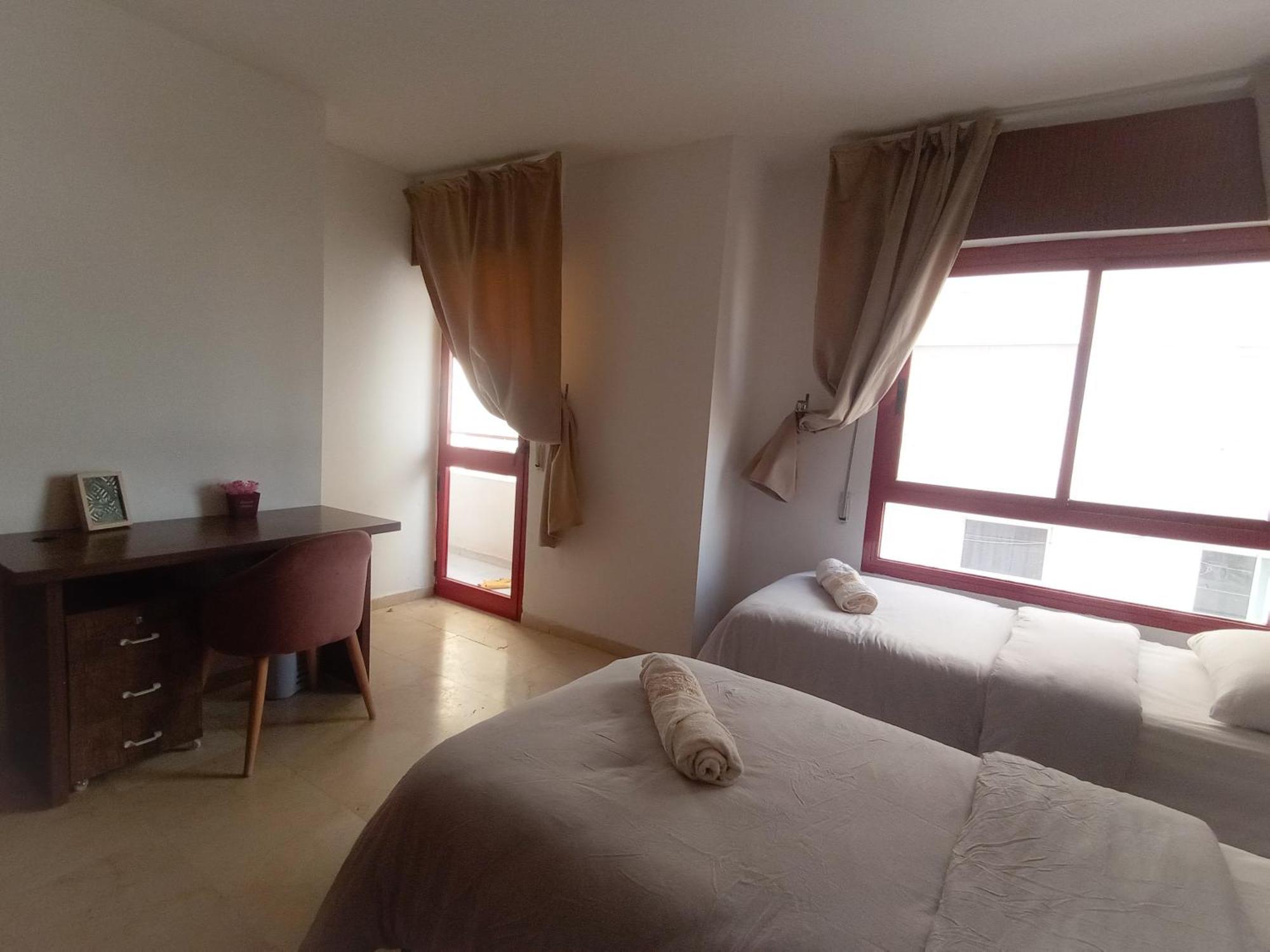 Amazing Appartement " Avec Climatisation " Au Centre Ville En Face Hilton & Gare Train De Tgv De Tanger 2N Extérieur photo