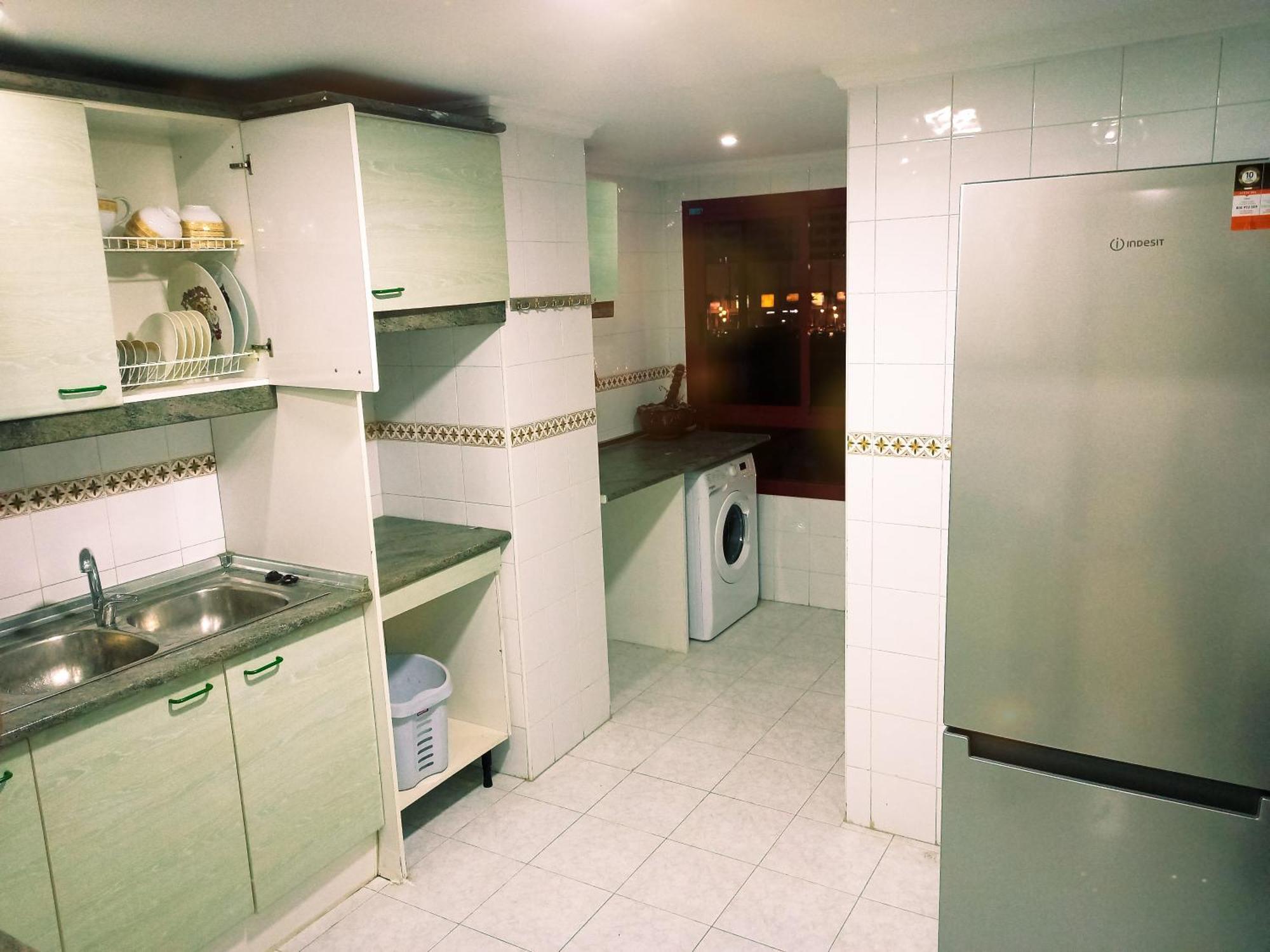 Amazing Appartement " Avec Climatisation " Au Centre Ville En Face Hilton & Gare Train De Tgv De Tanger 2N Extérieur photo